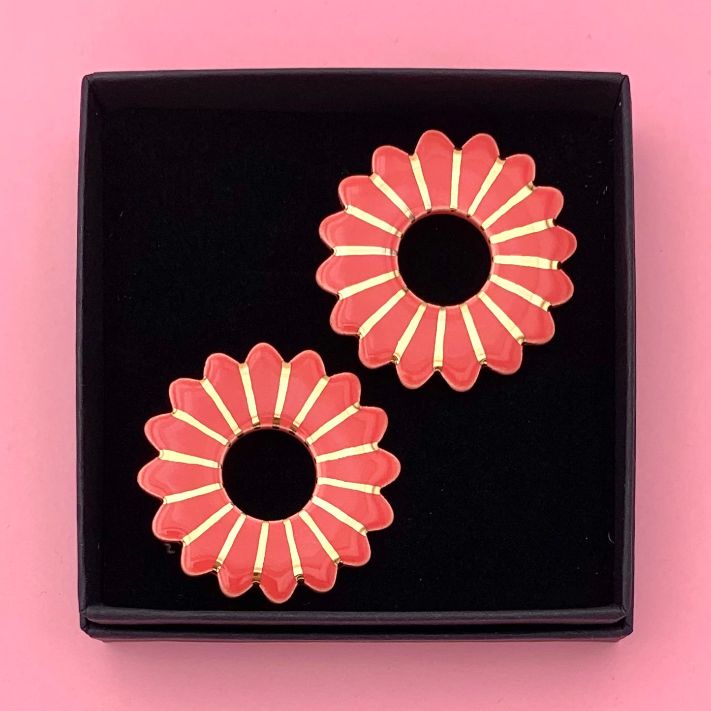 Boucles d'oreilles Marguerite, rose corail et or