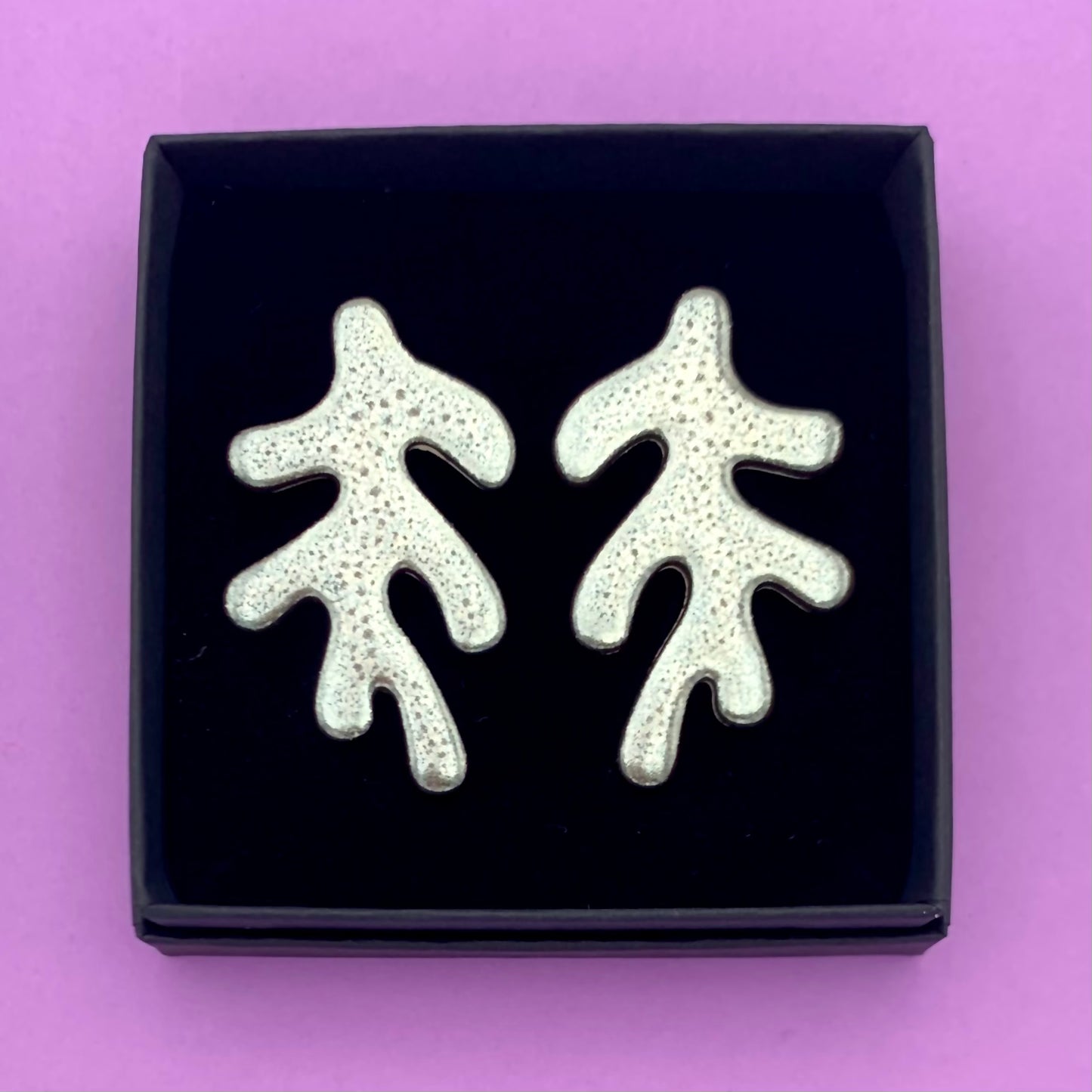 Boucles d'oreilles corail, argent vieilli