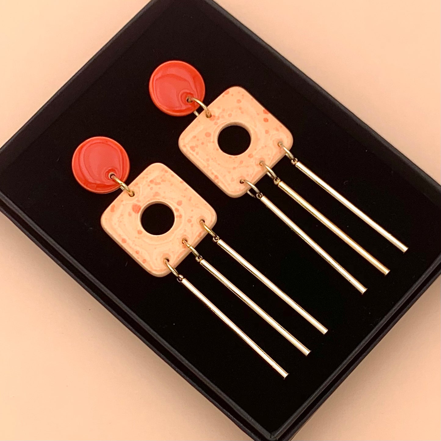 Boucles d'oreilles mouchetées à pampilles, rouge orangé et abricot