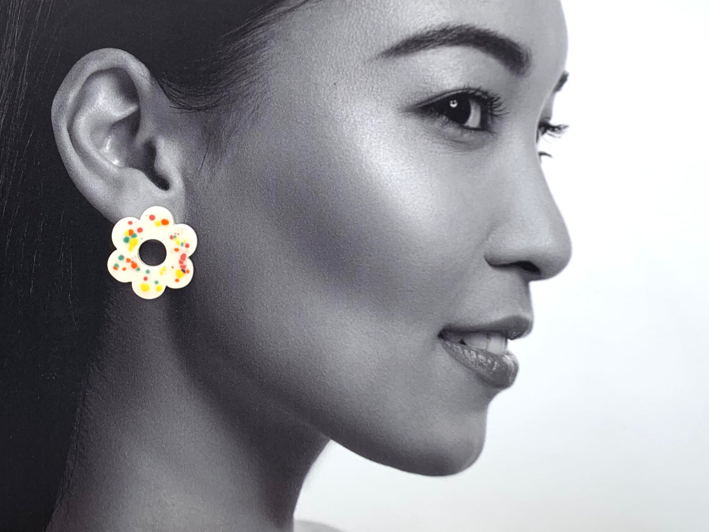 Boucles petites fleurs mouchetées multicolores