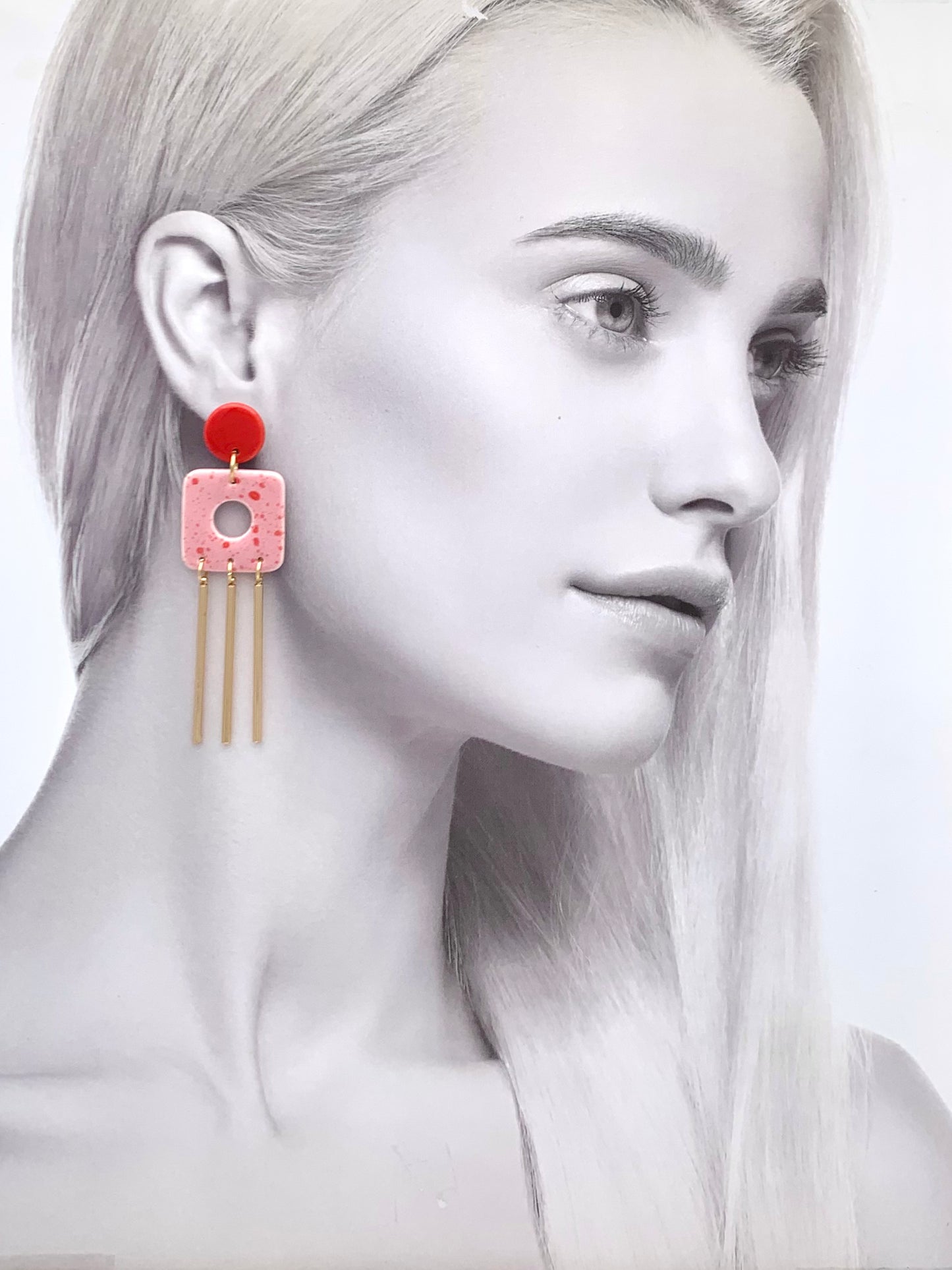 Boucles d'oreilles mouchetées à pampilles, rouge et rose pâle