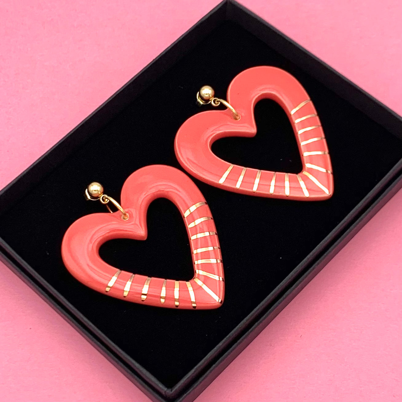 Boucles d'oreilles Amor, rose corail et or
