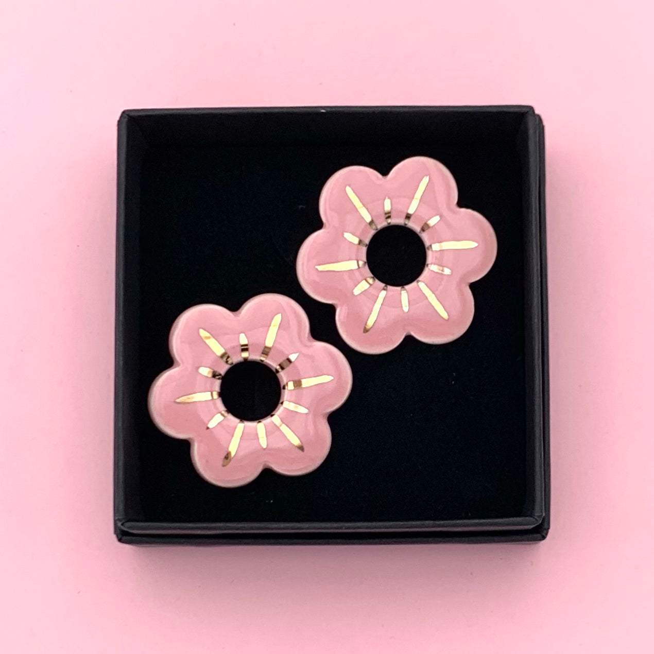 Boucles d'oreilles petite fleur, rose pâle et or