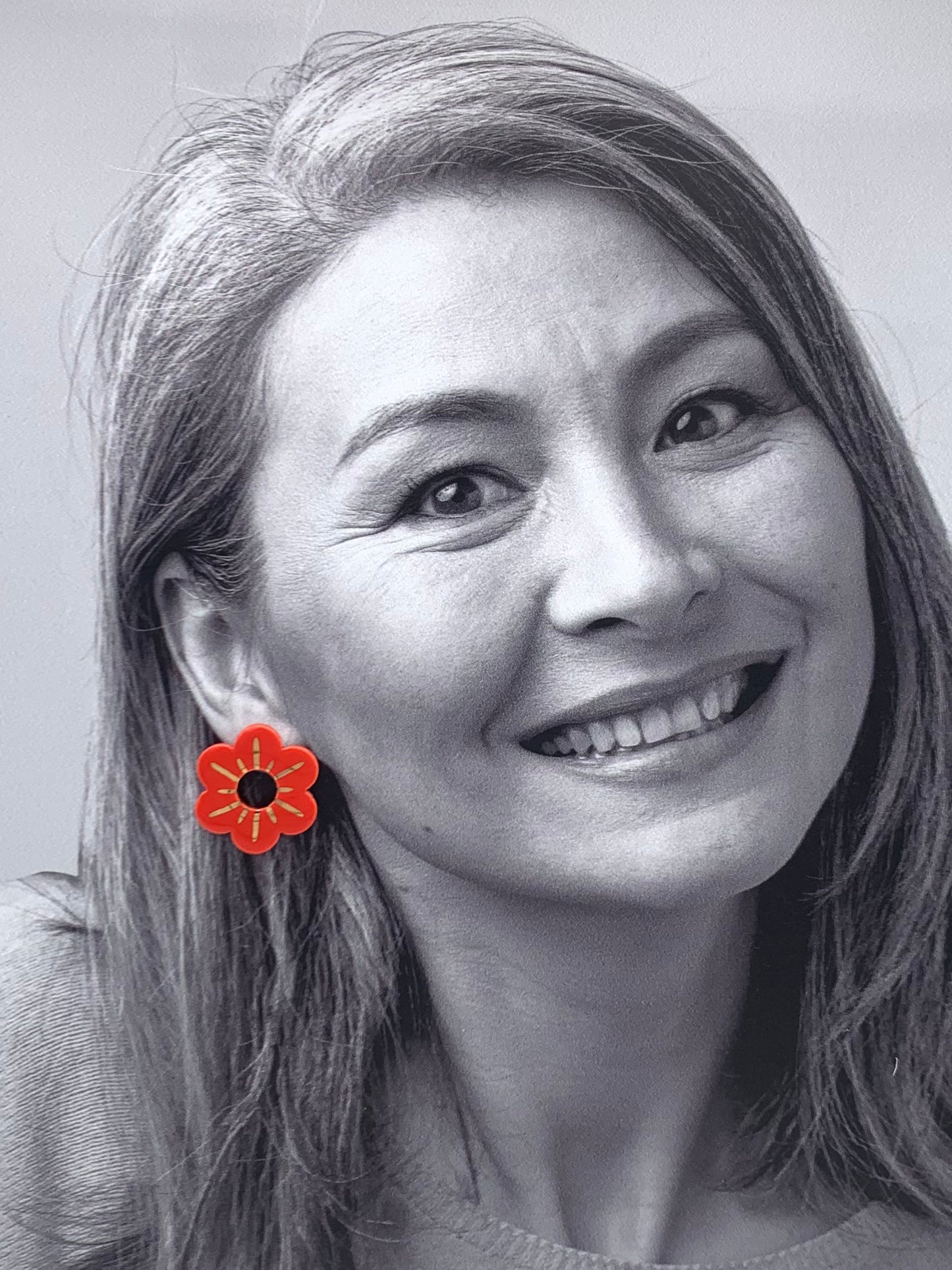 Boucles d'oreilles petite fleur, rouge et or