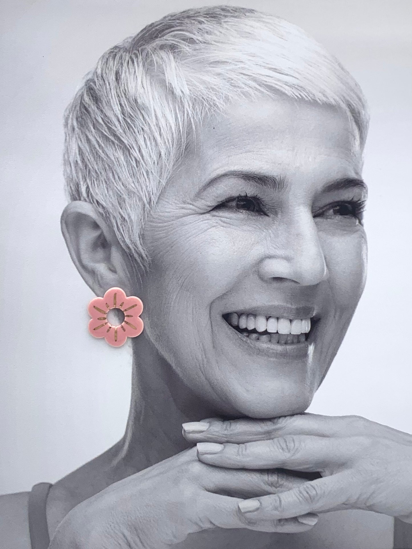 Boucles d'oreilles petite fleur, rose pâle et or