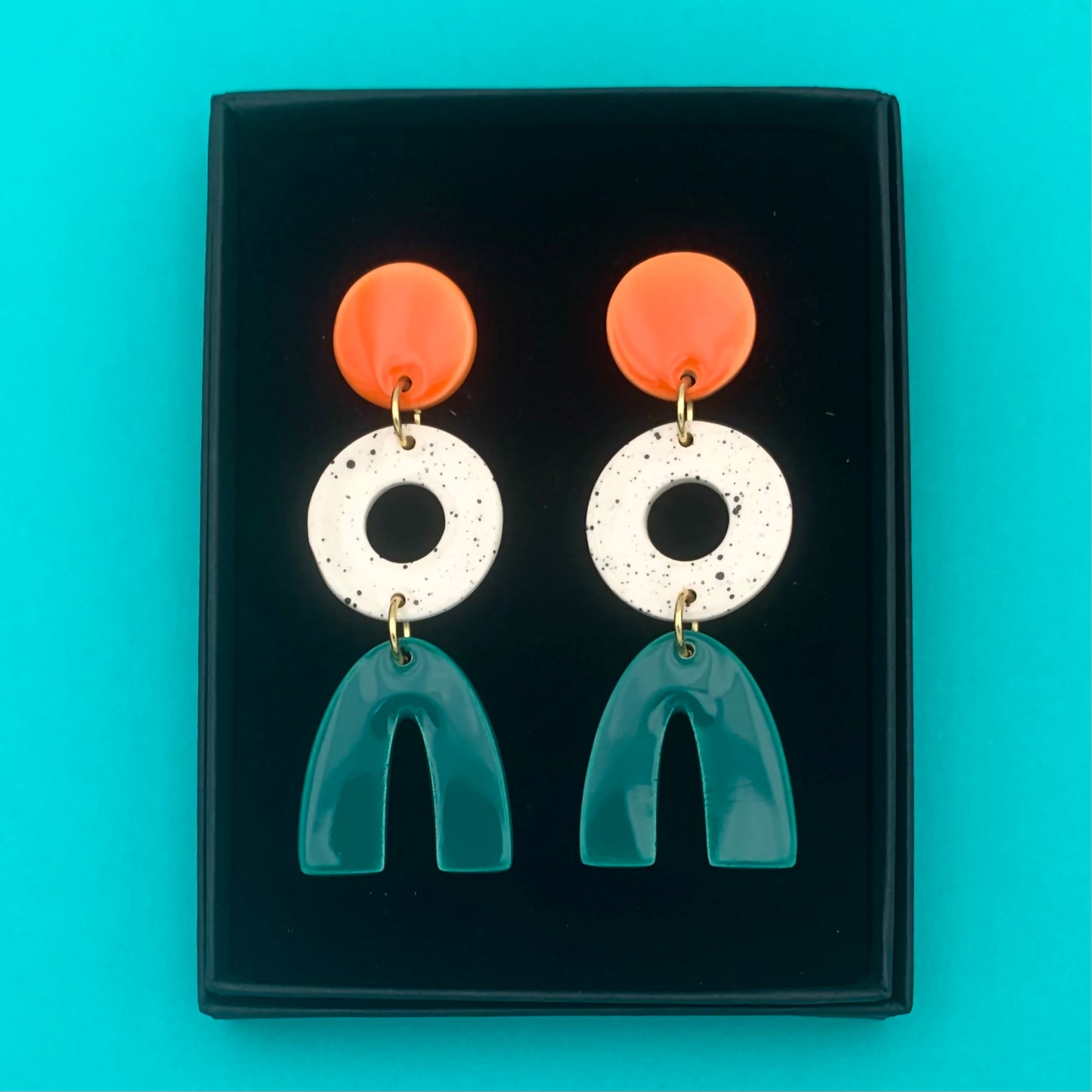Boucles d'oreilles à pont, orange, blanc moucheté et bleu-vert