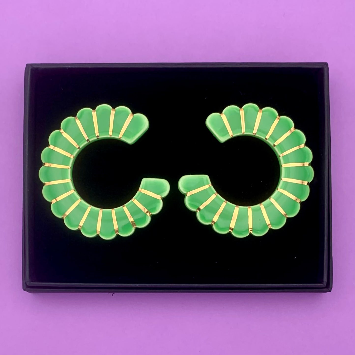 Créoles festonnées, vert clair et or