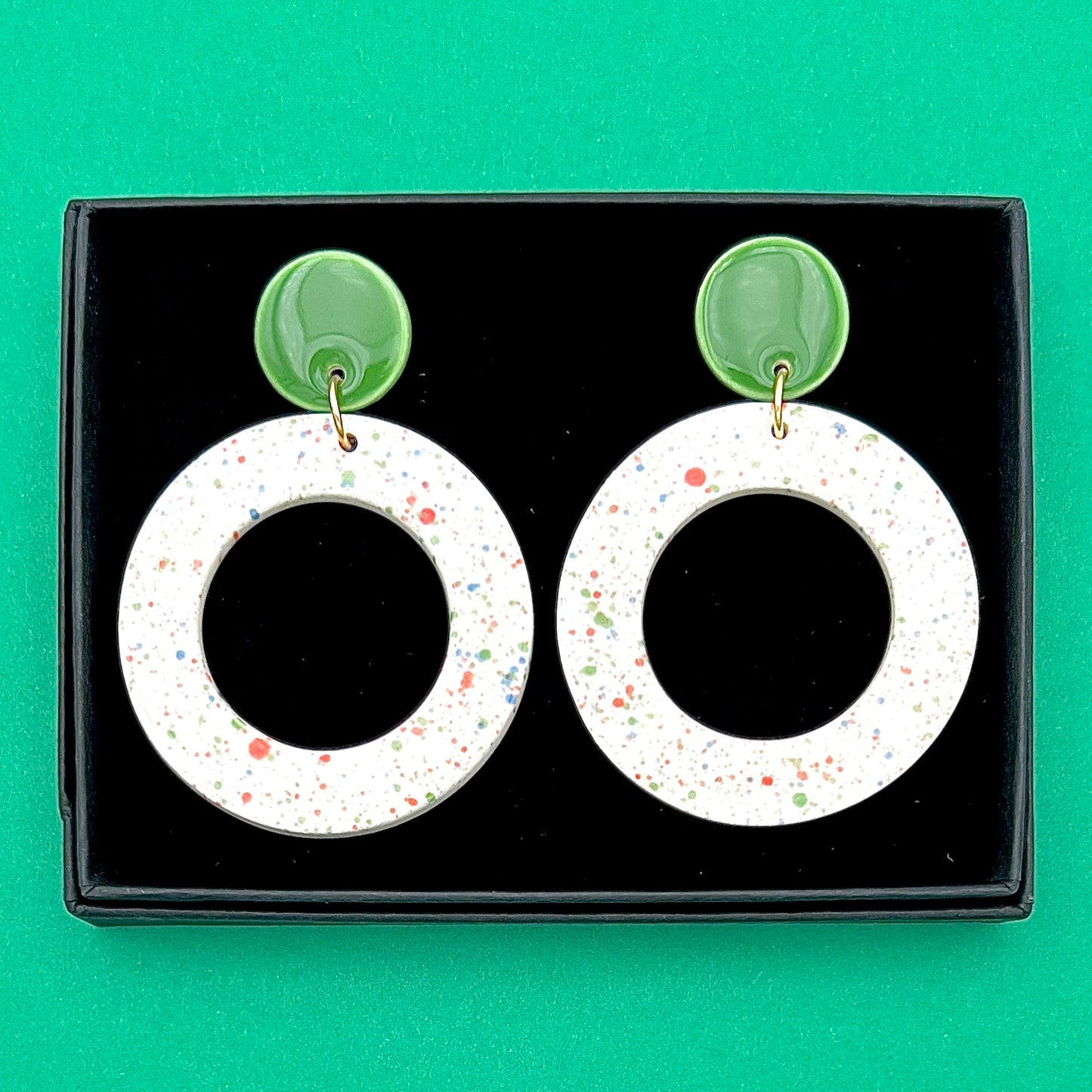 Boucles d'oreilles Assa, vert et blanc moucheté