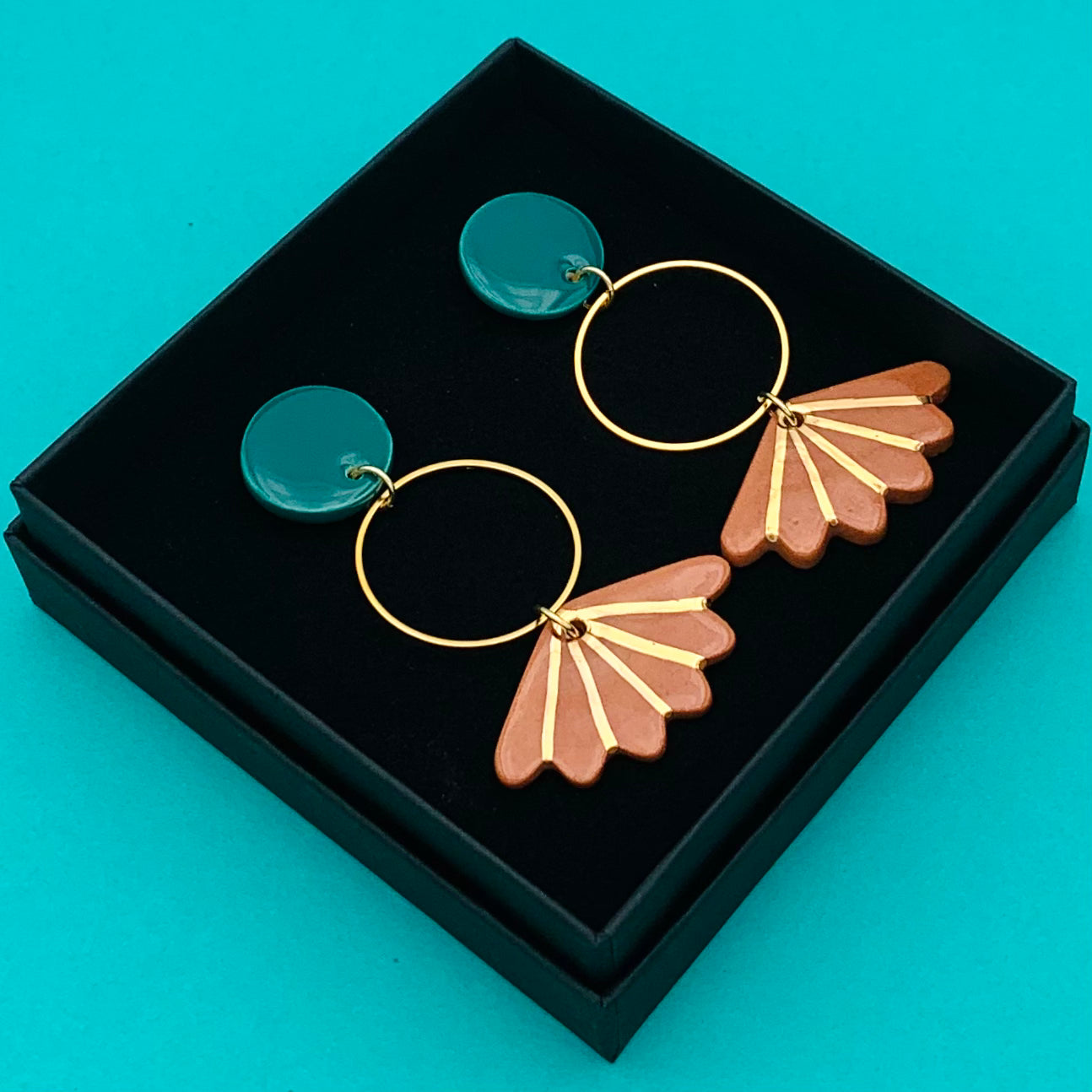 Boucles d'oreilles papillon, vert-bleu, marron et or