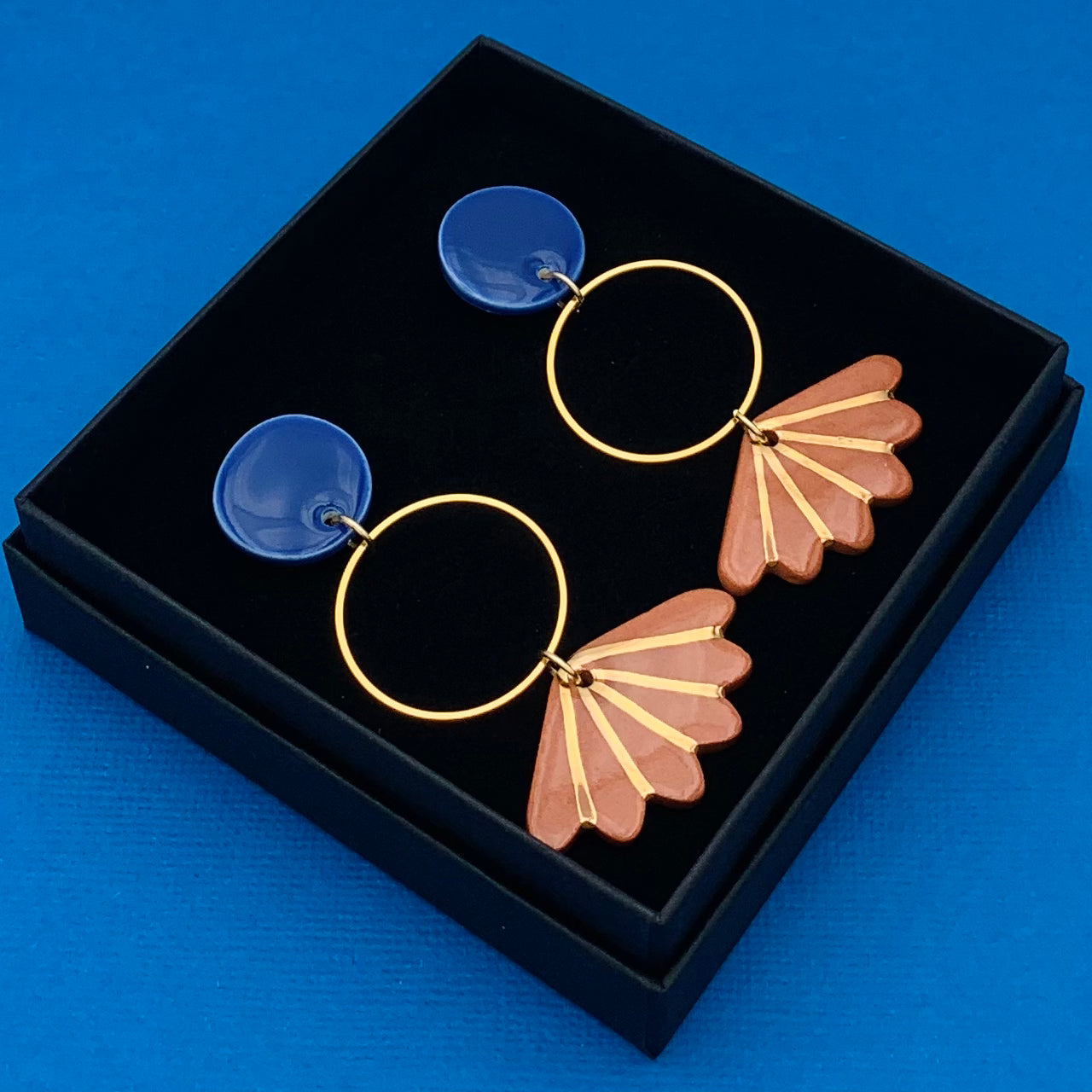 Boucles d'oreilles papillon, bleu, marron et or