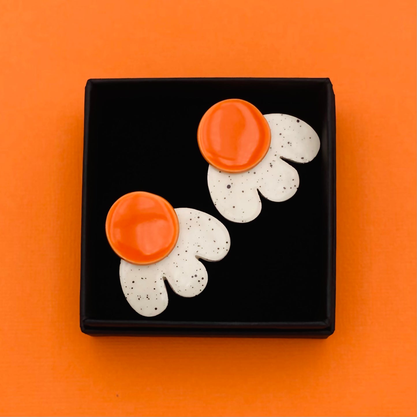 Boucles d'oreilles Pétale, orange et blanc moucheté