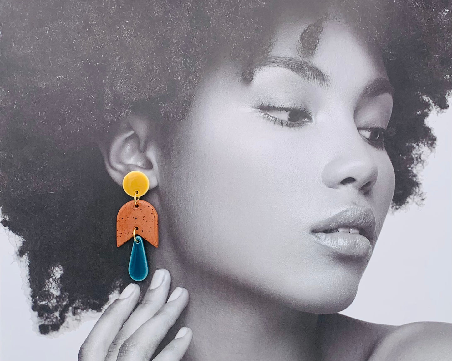 Boucles d'oreilles Capucine, jaune moutarde, bleu canard et marron moucheté