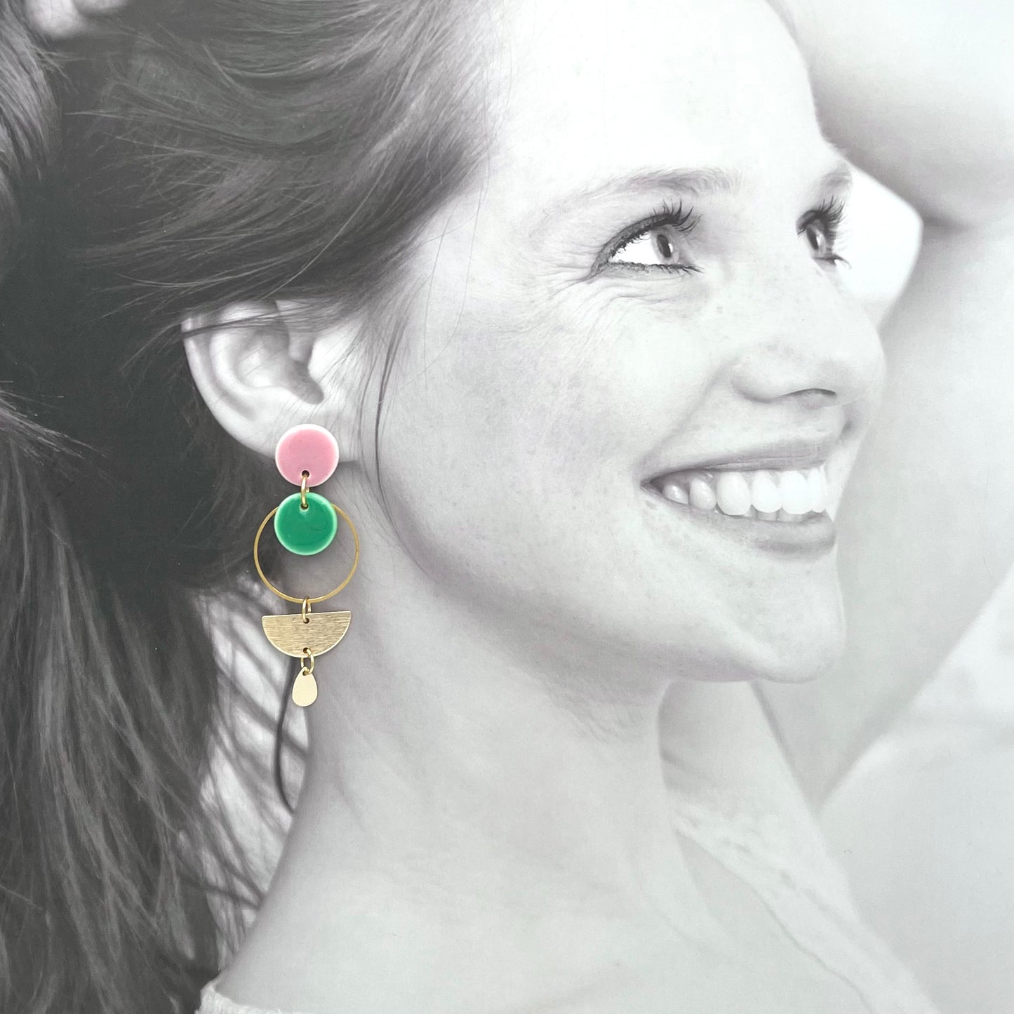 Boucles anneau demi-lune et goutte, vert menthe et rose pâle