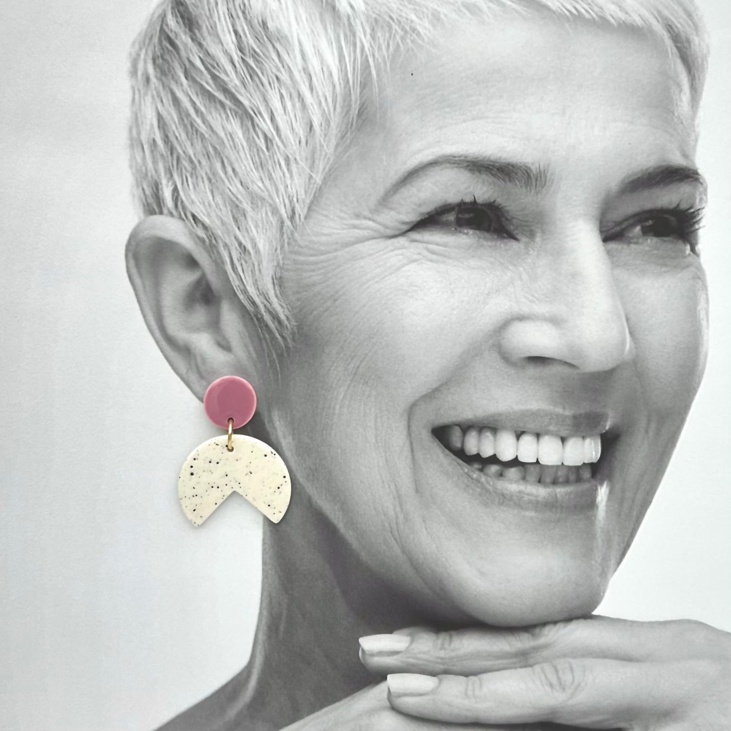 Boucles d'oreilles Pacman, vieux rose et blanc moucheté