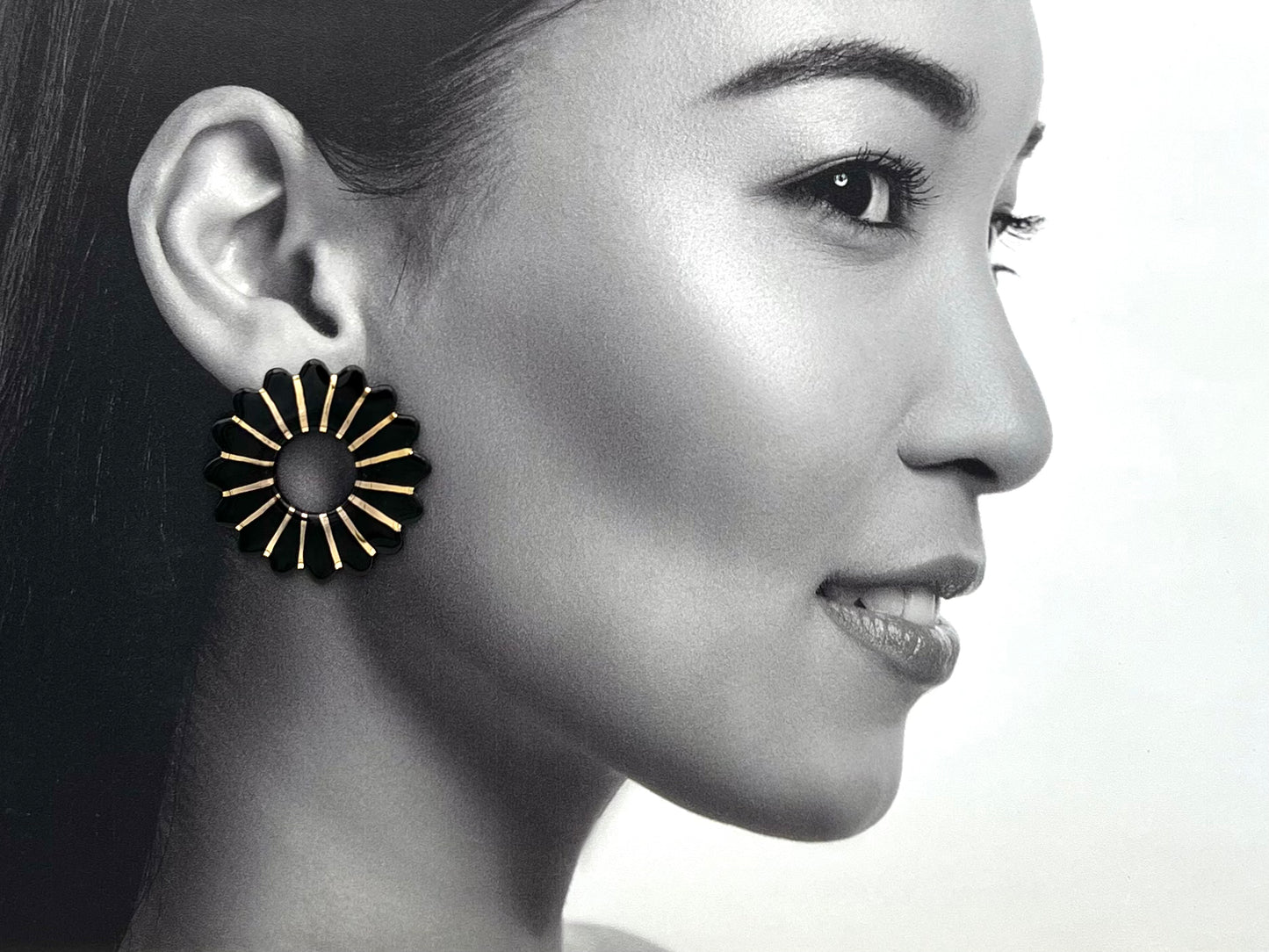 Boucles d'oreilles Marguerite, noir et or