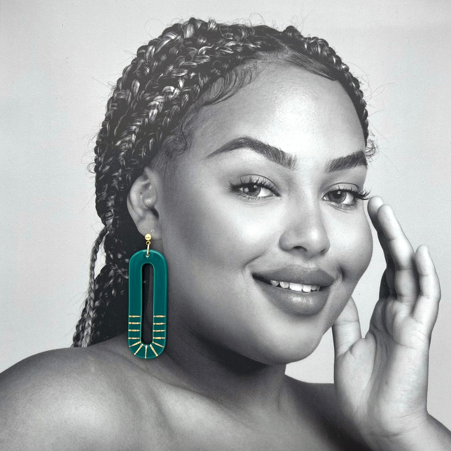 Boucles d'oreilles ovale allongé, vert-bleu et or