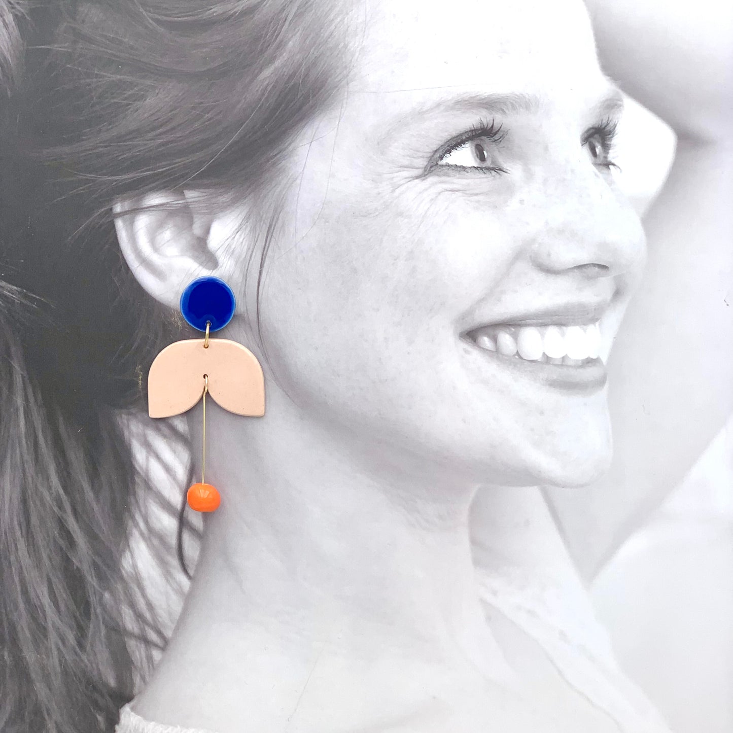 Grandes boucles d'oreilles pendantes à perles, bleu, beige et orange
