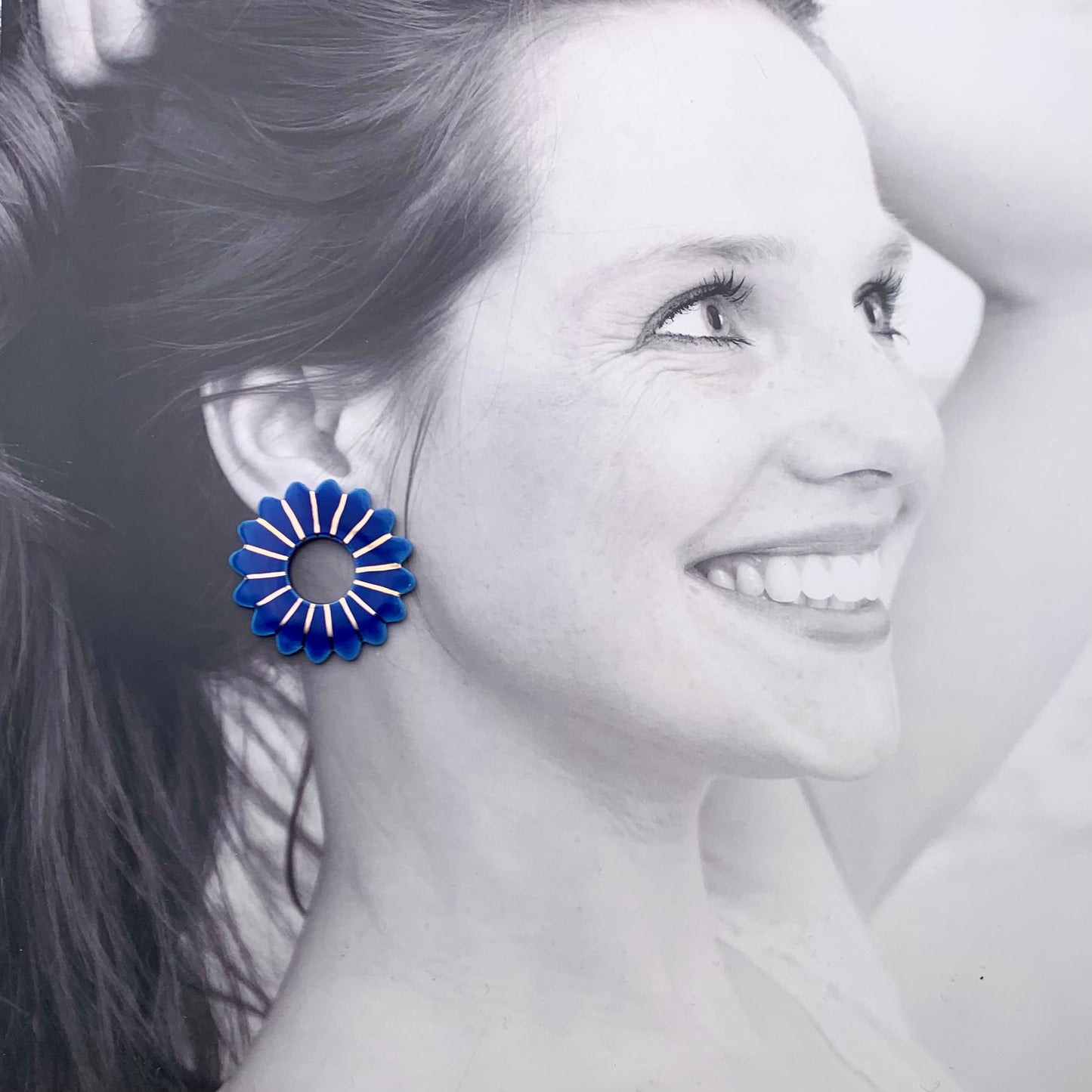 Boucles d'oreilles Marguerite, bleu cobalt et or