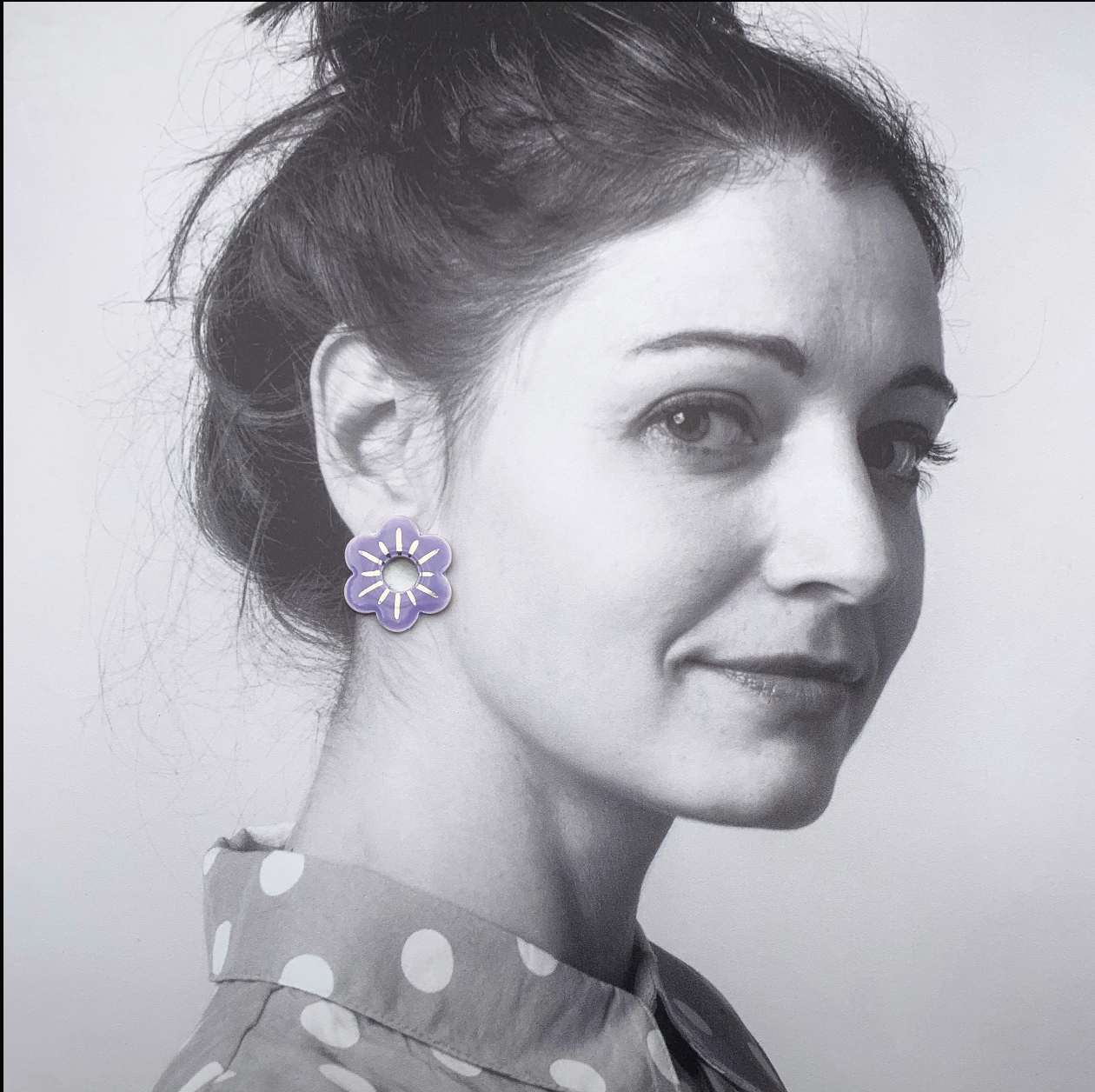 Boucles d'oreilles petite fleur, lavande et or