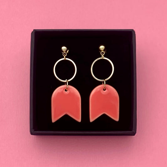 Petites boucles tulipe, rose corail