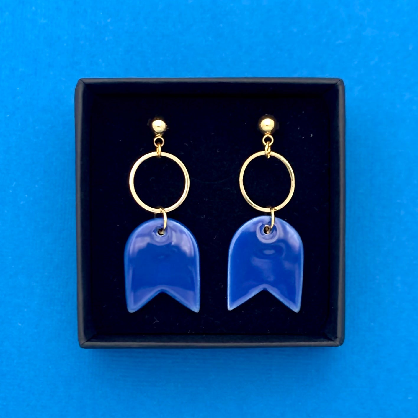 Petites boucles tulipe, bleu