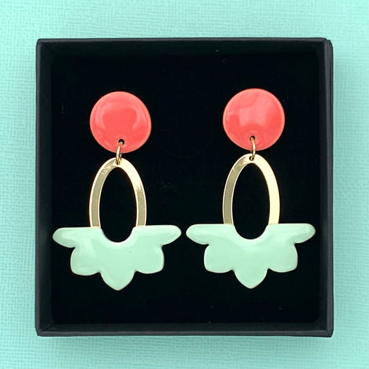 Boucles Dahlia, rose corail et menthe pastel