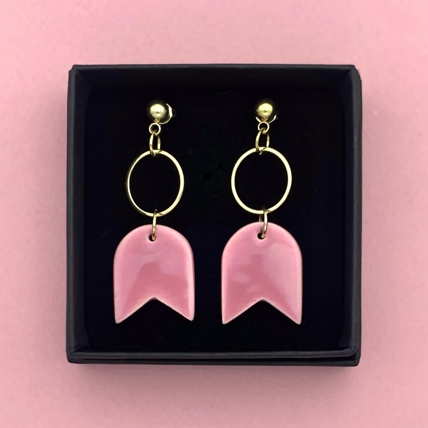 Petites boucles tulipe, vieux rose