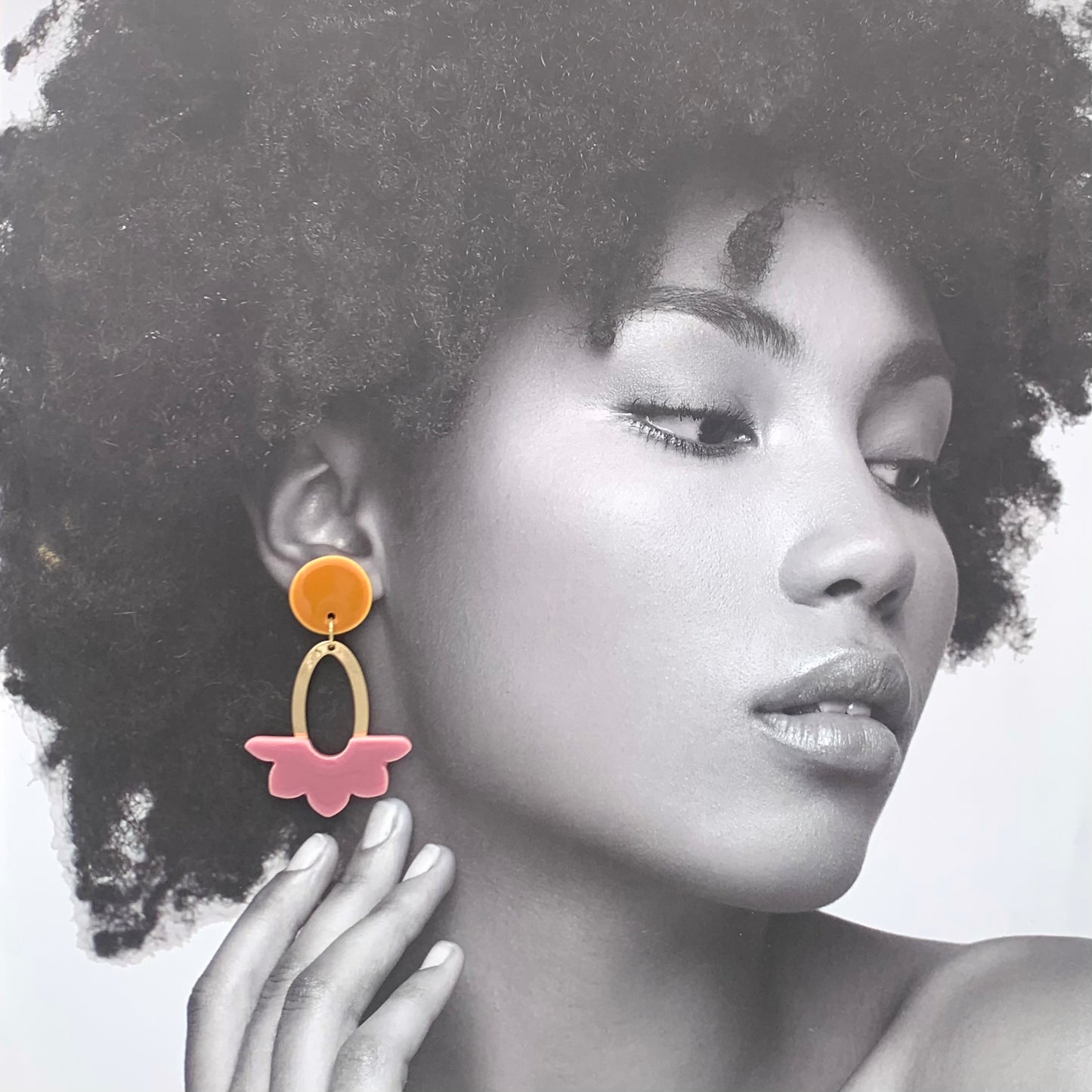 Boucles Dahlia, jaune ocre et vieux rose