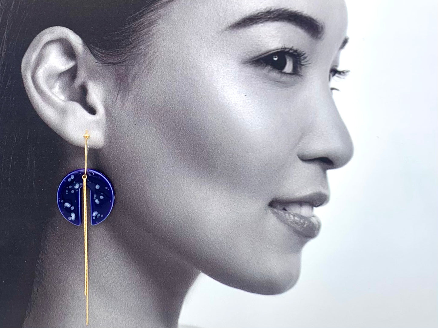 Boucles d'oreilles Luna, bleu foncé moucheté