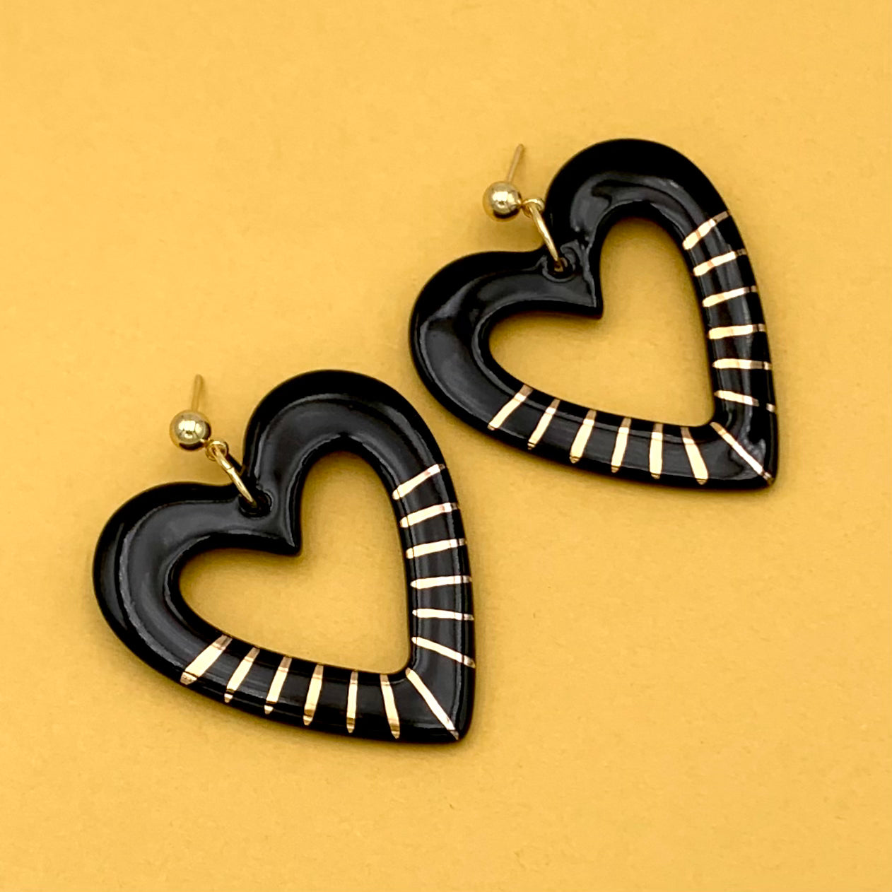 Boucles d'oreilles Amor, noir et or