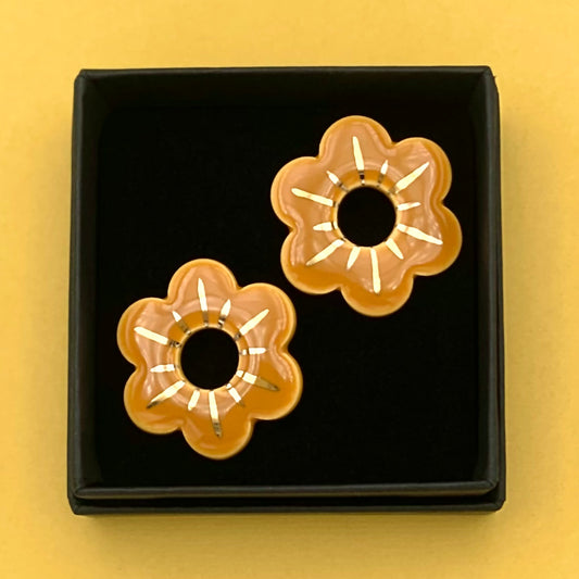 Boucles d'oreilles petite fleur, jaune ocre et or