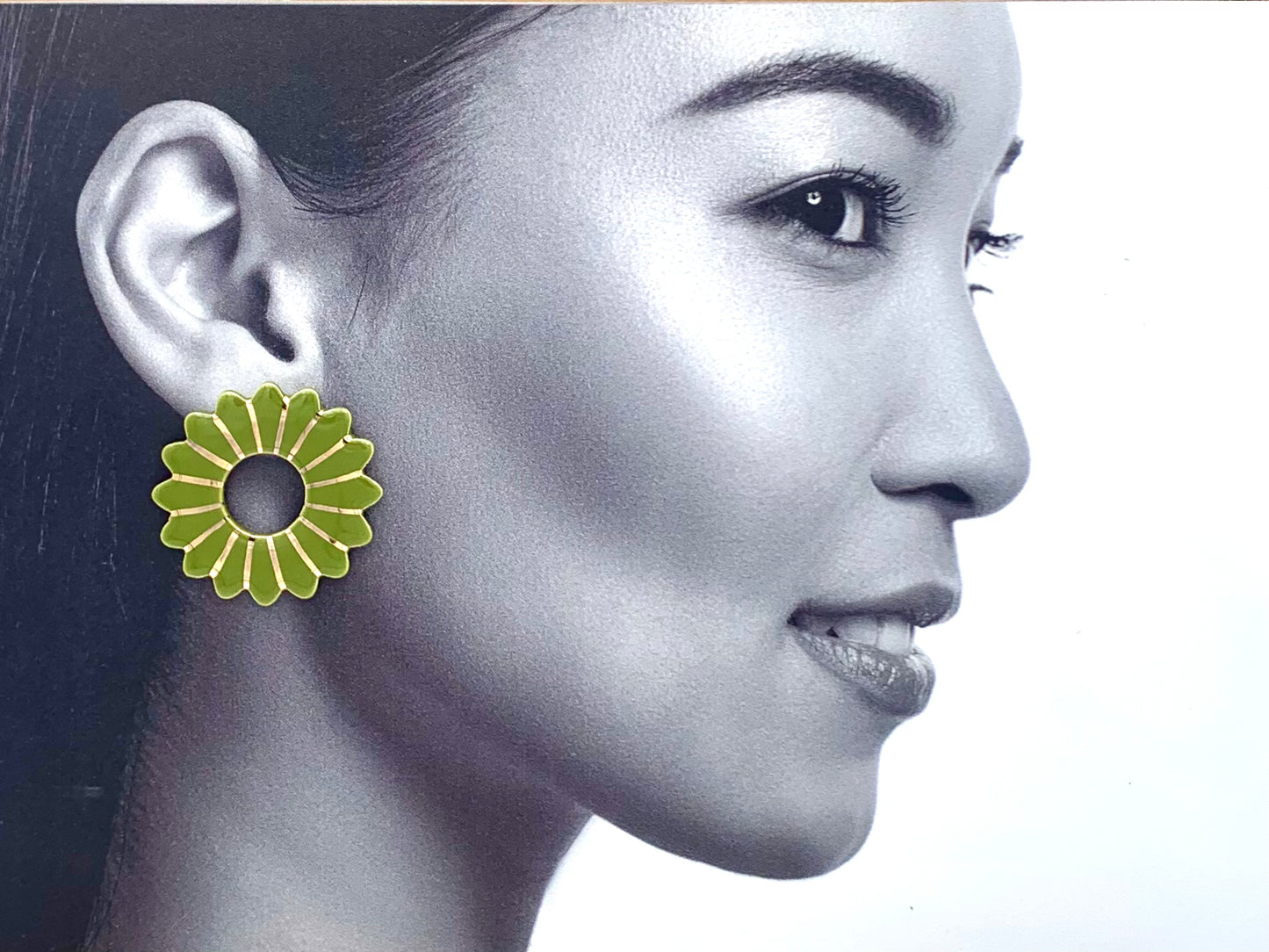 Boucles d'oreilles Marguerite, vert kaki et or