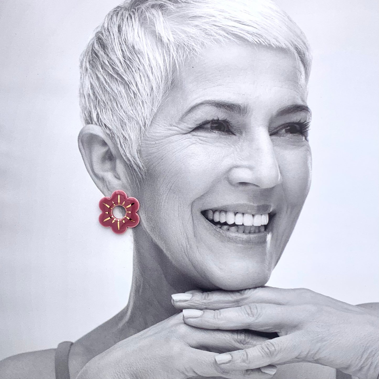Boucles d'oreilles petite fleur, prune et or