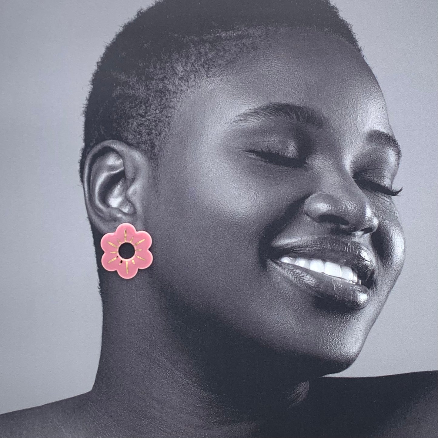 Boucles d'oreilles petite fleur, vieux rose et or