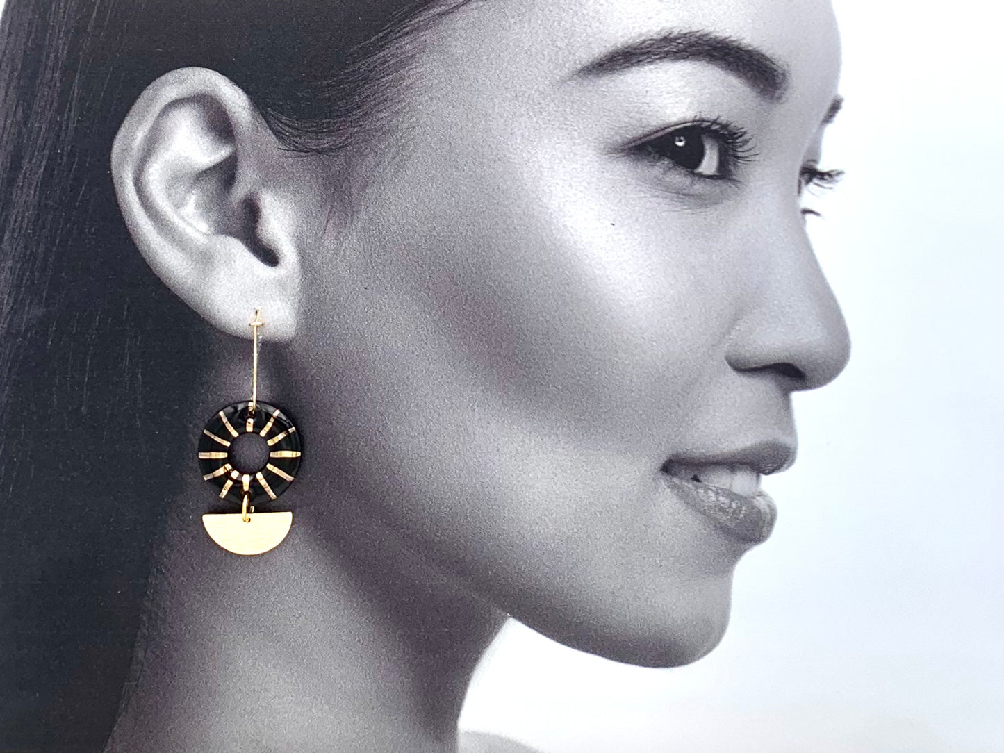 Boucles oeillet, noir et or
