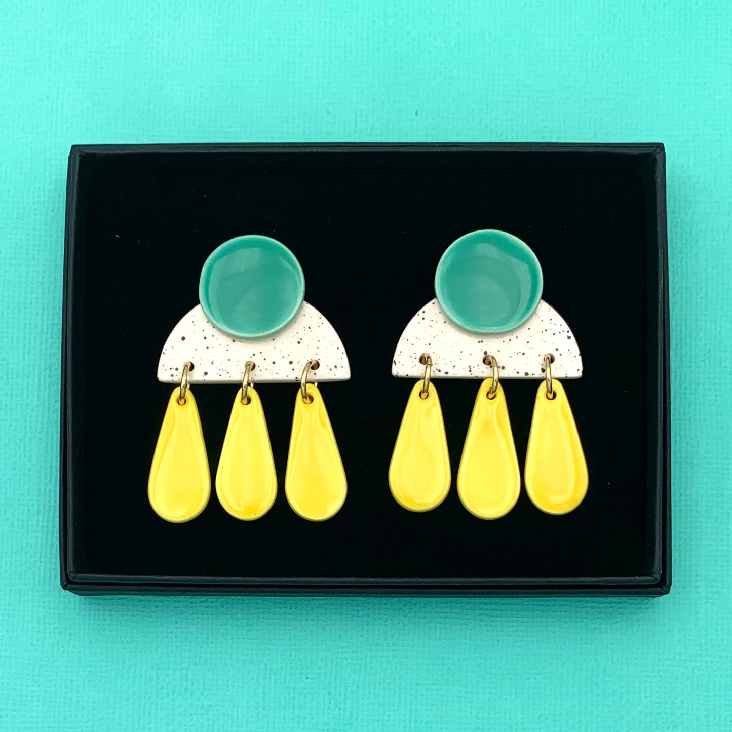 Grandes Boucles d'oreilles à gouttes, menthe, blanc moucheté et jaune