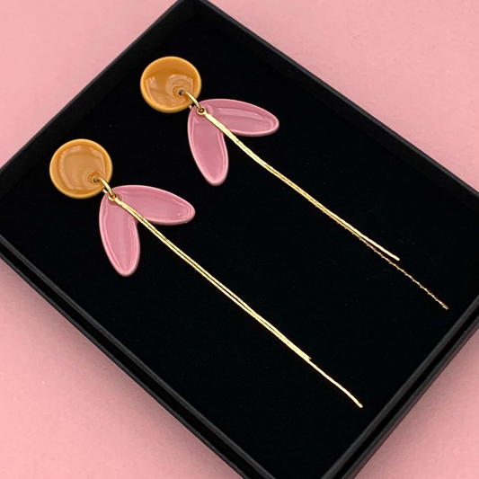 Boucles longues, jaune ocre et vieux rose
