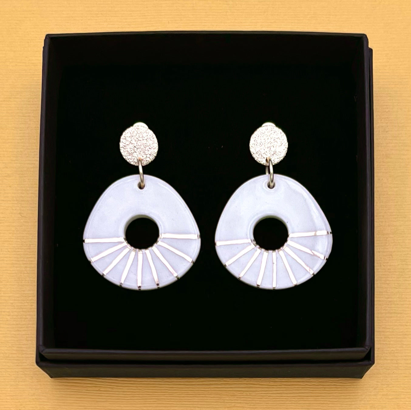 Boucles d'oreilles Donut, blanc et or
