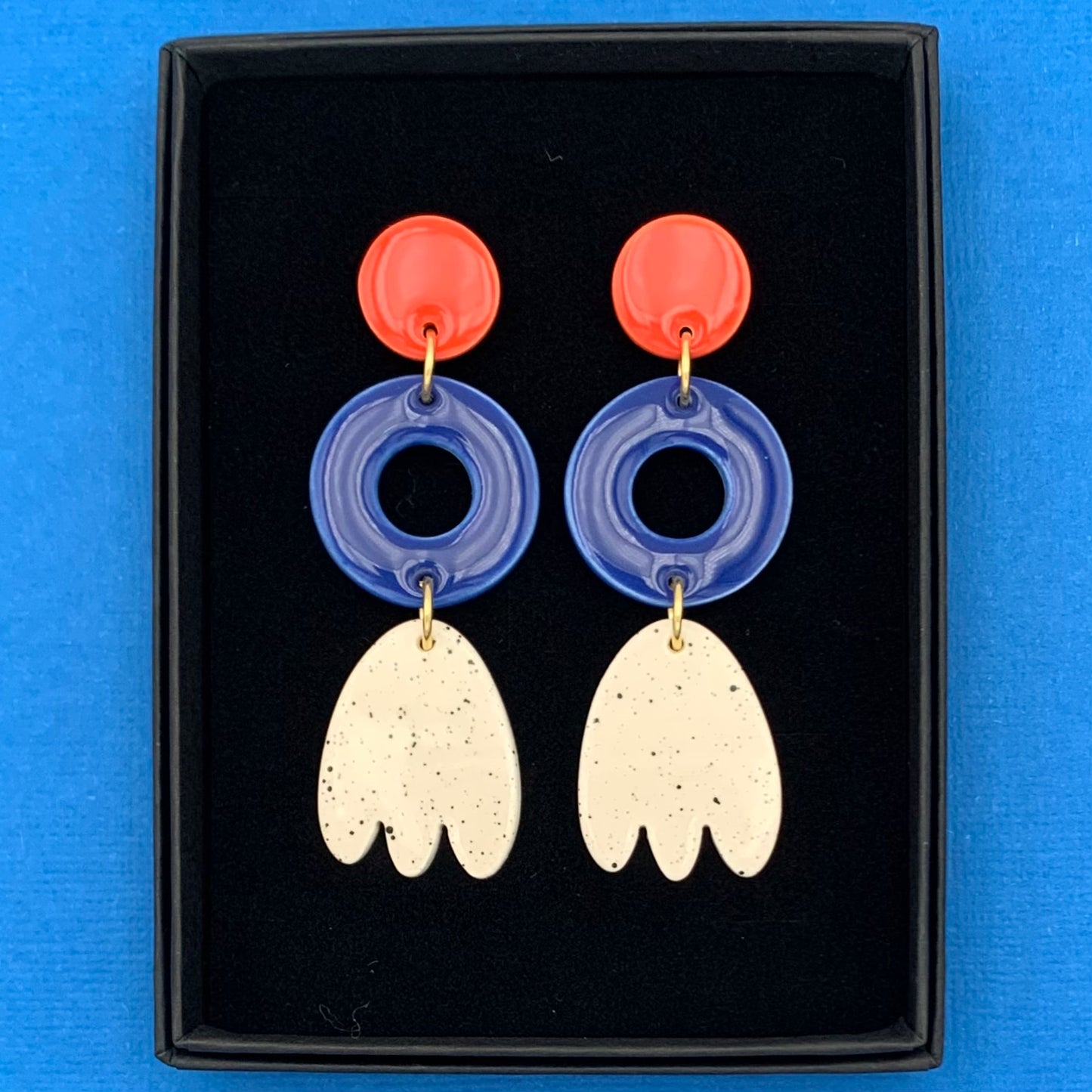 Boucles d'oreilles 3 pièces, rouge bleu et blanc moucheté