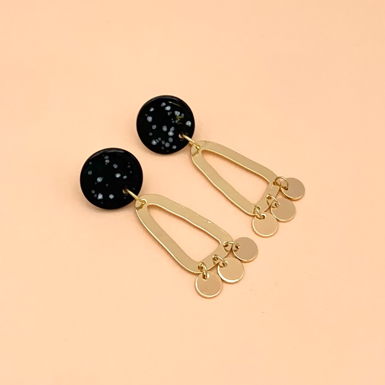 Boucles d'oreilles Cosmos à pampilles, noir moucheté