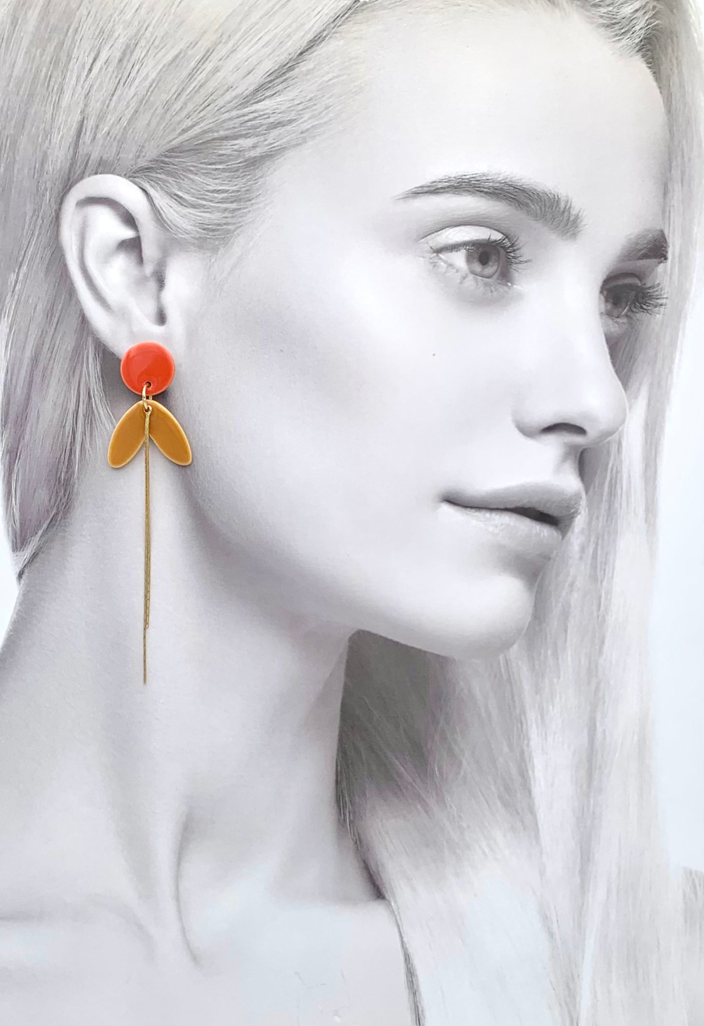 Boucles longues, rouge orangé et jaune ocre