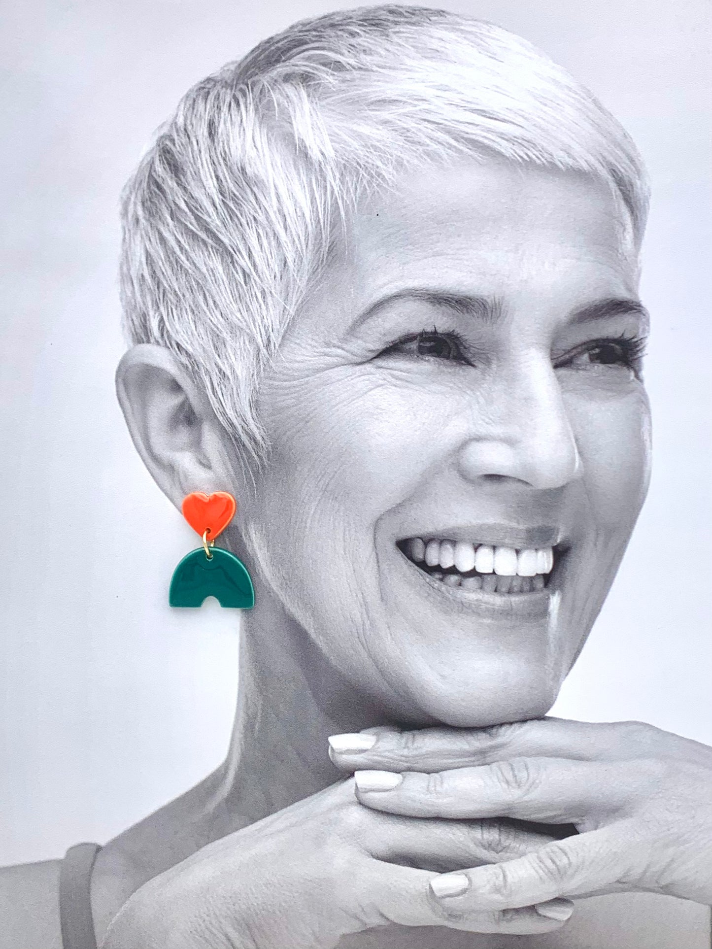 Boucles d'oreilles coeur et pont, rouge orangé et vert-bleu