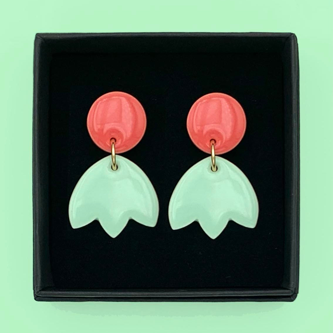 Boucles d'oreilles petite tulipe, rose corail et menthe pastel