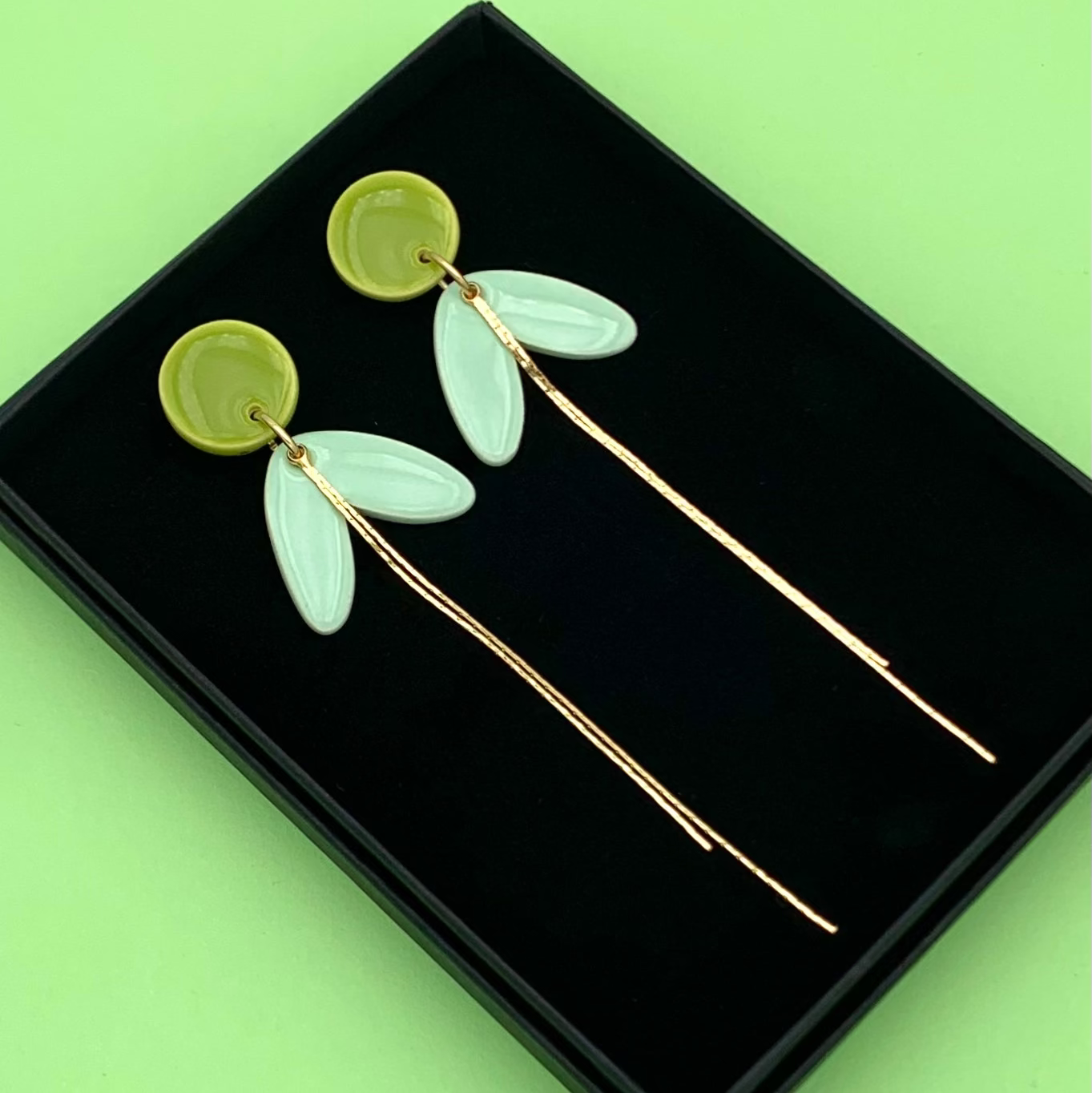 Boucles longues, vert pistache et menthe pastel