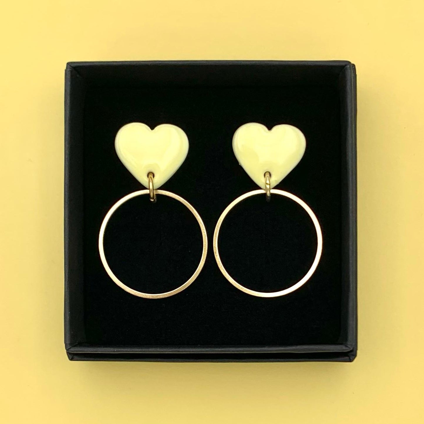 Boucles d'oreilles coeur et anneau, jaune pâle