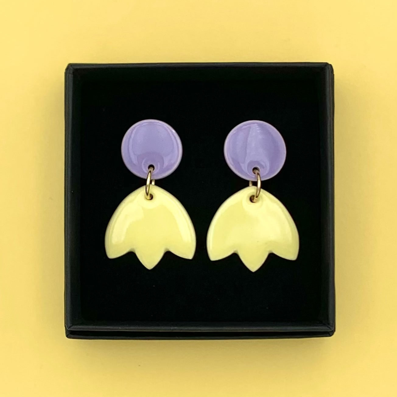 Boucles d'oreilles petite tulipe, lavande et jaune pâle