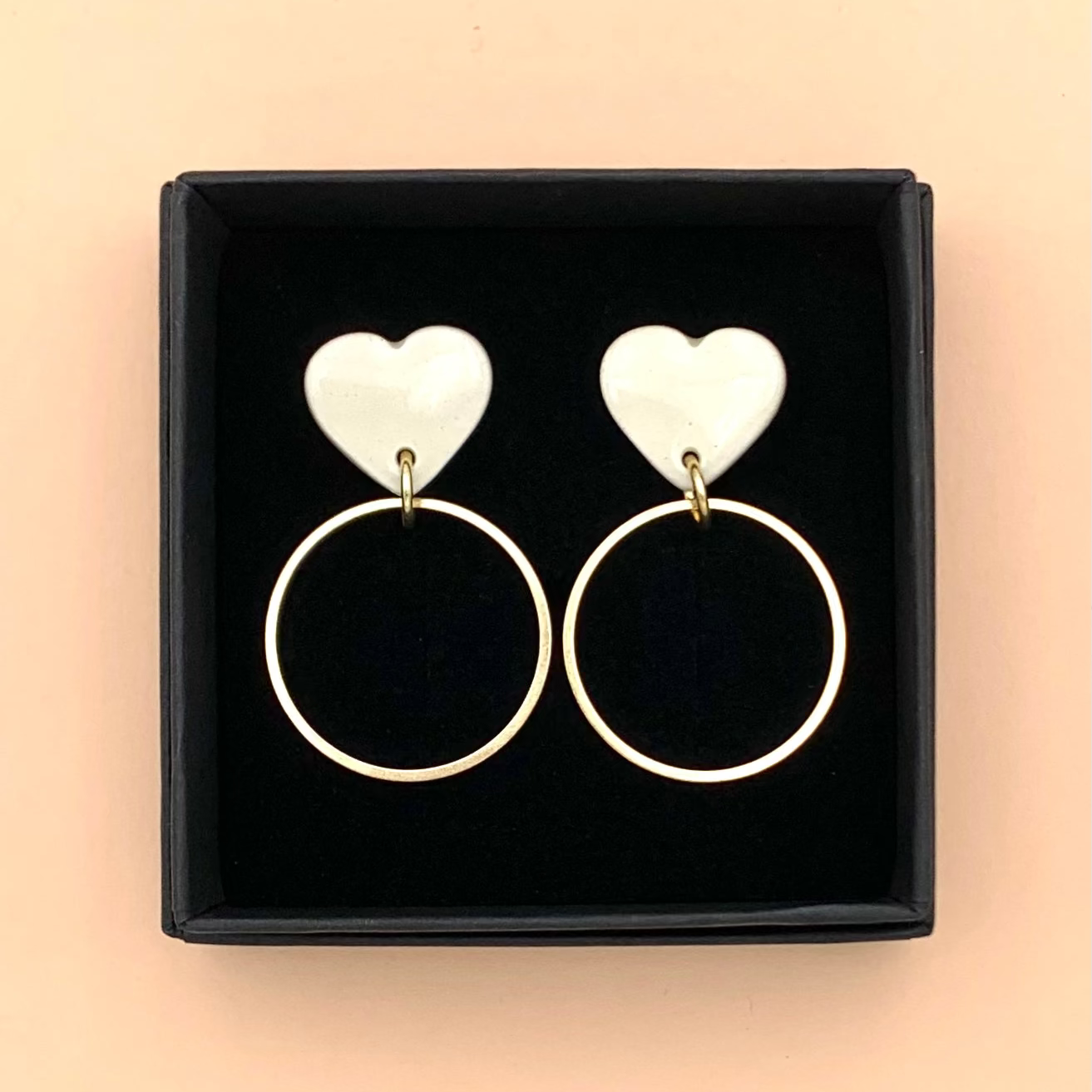 Boucles d'oreilles coeur et anneau, blanc