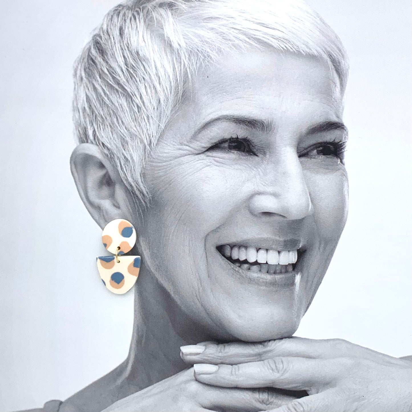 Boucles d'oreilles nerikomi, blanc, beige et bleu-gris