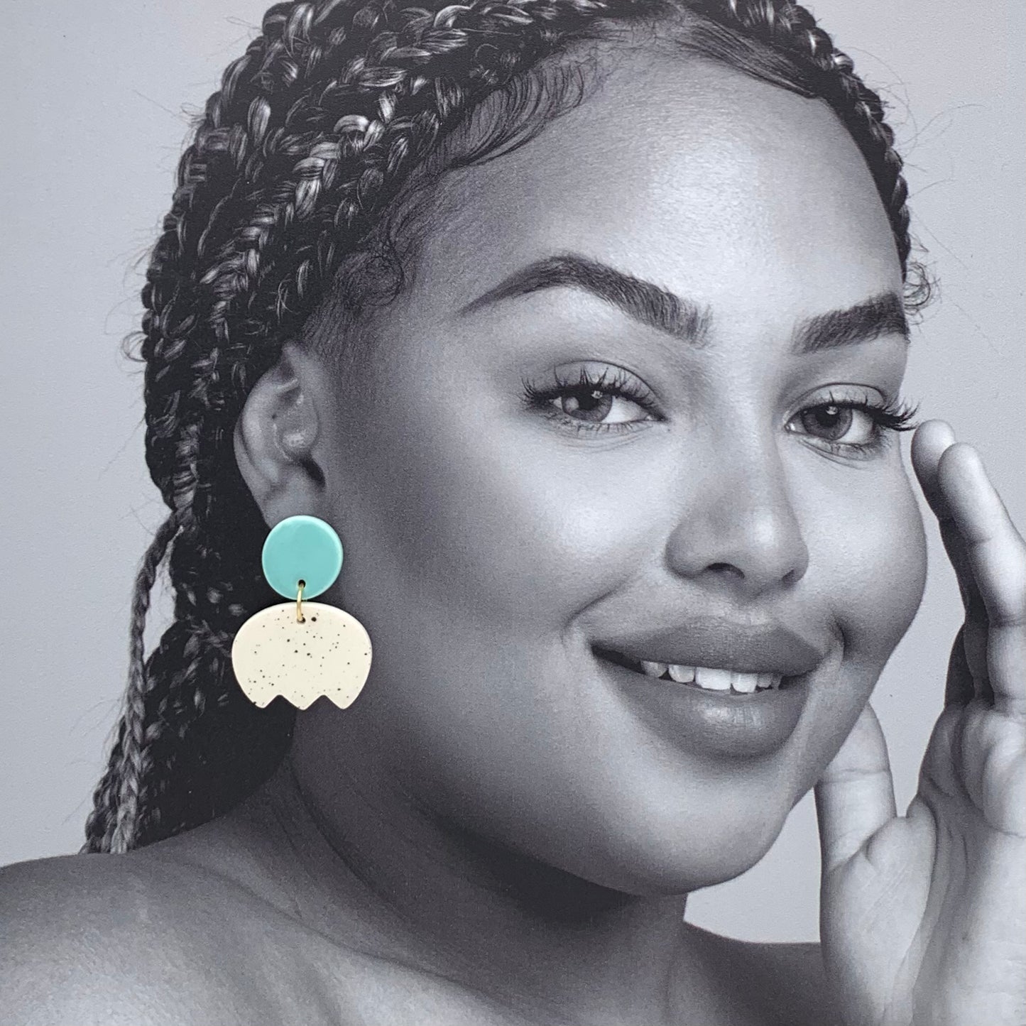 Boucles Pétula, bleu turquoise et blanc moucheté