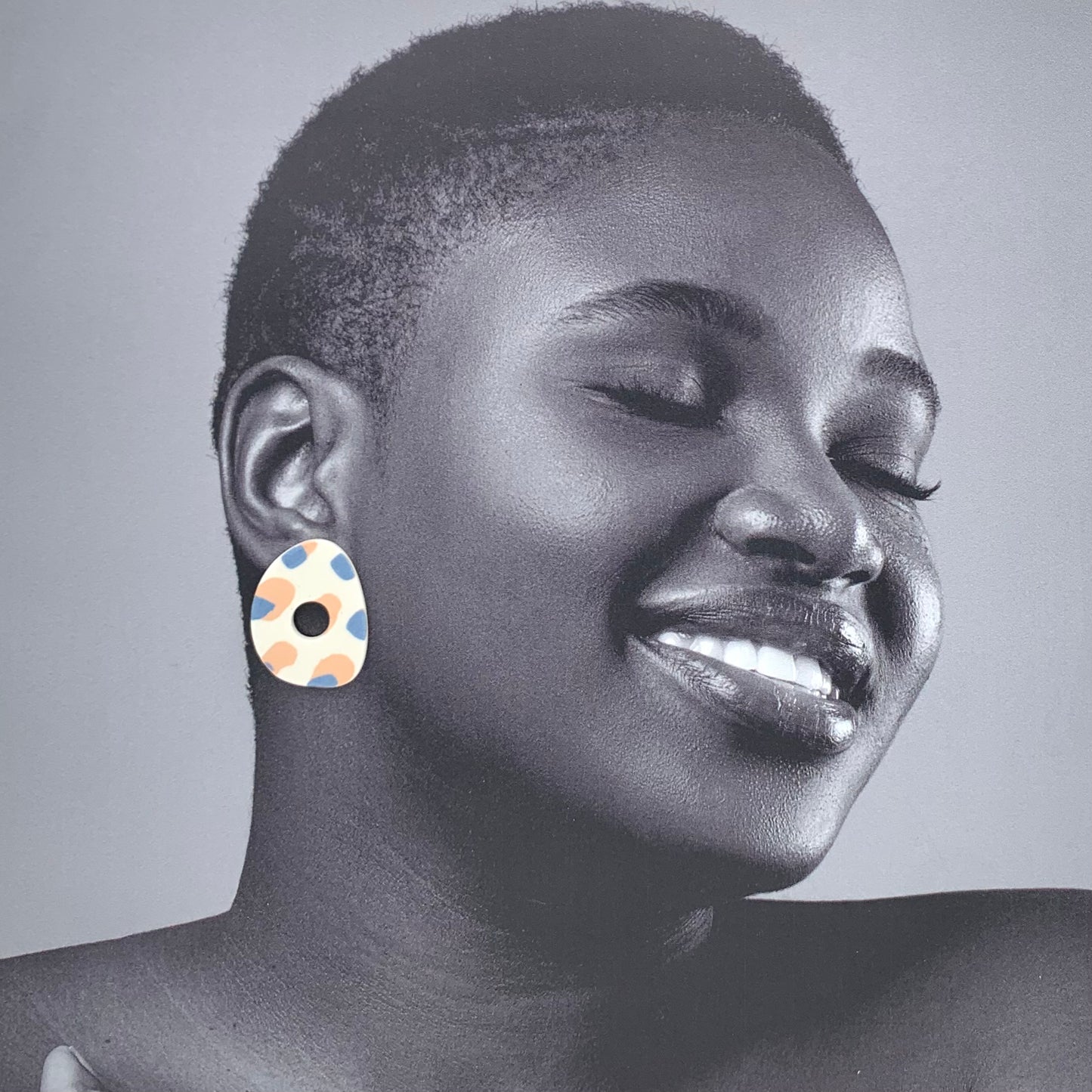 Boucles d'oreilles nerikomi donut, blanc, beige et bleu-gris